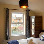 Royale Green View House- Free Parking, Wifi, Perfect For Contractors And Holiday